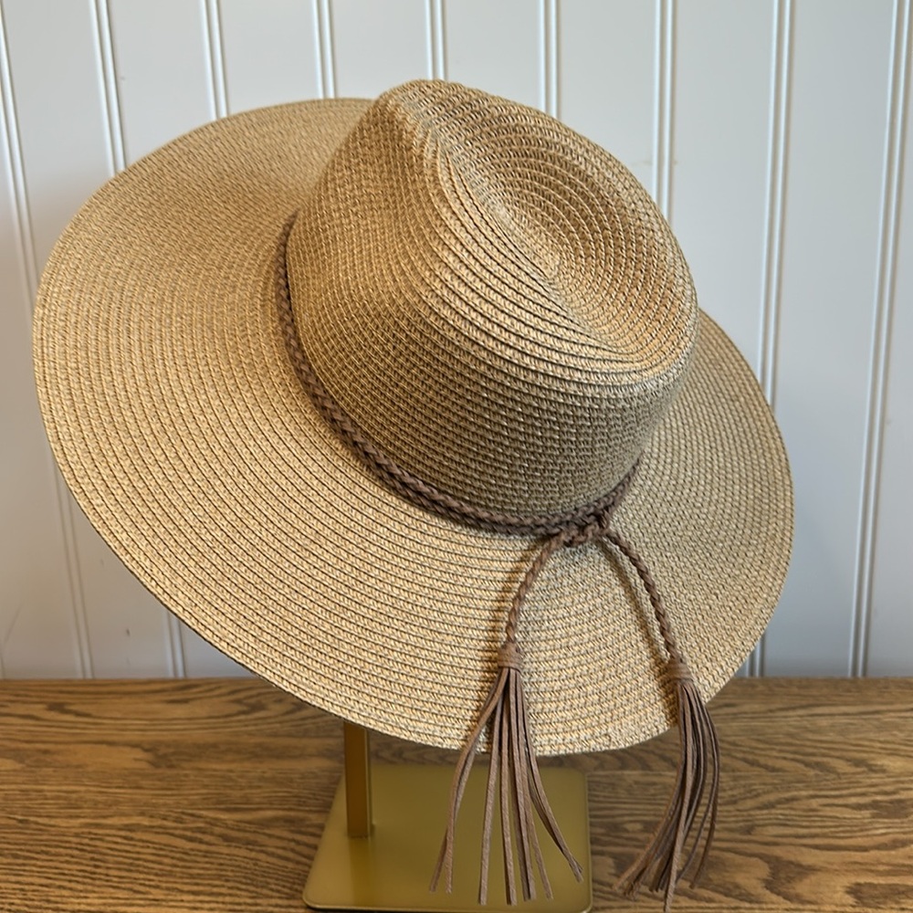 New Chelsea Hat in brown